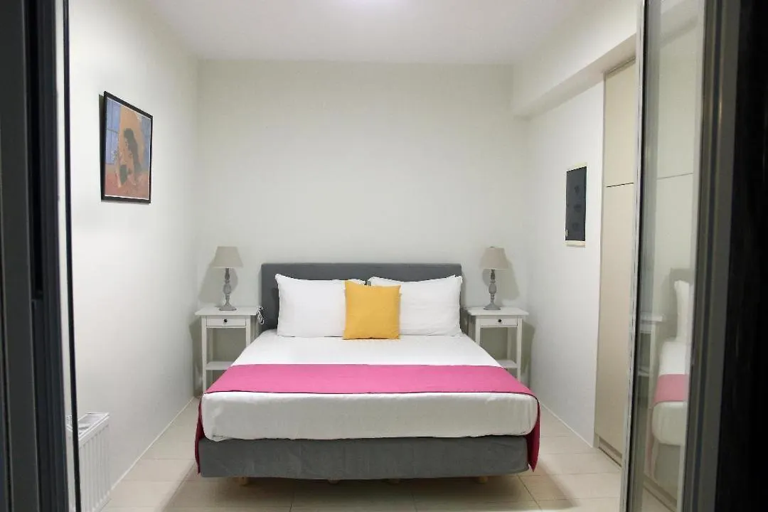 아파트호텔 Vivian Art Apartments 레팀노